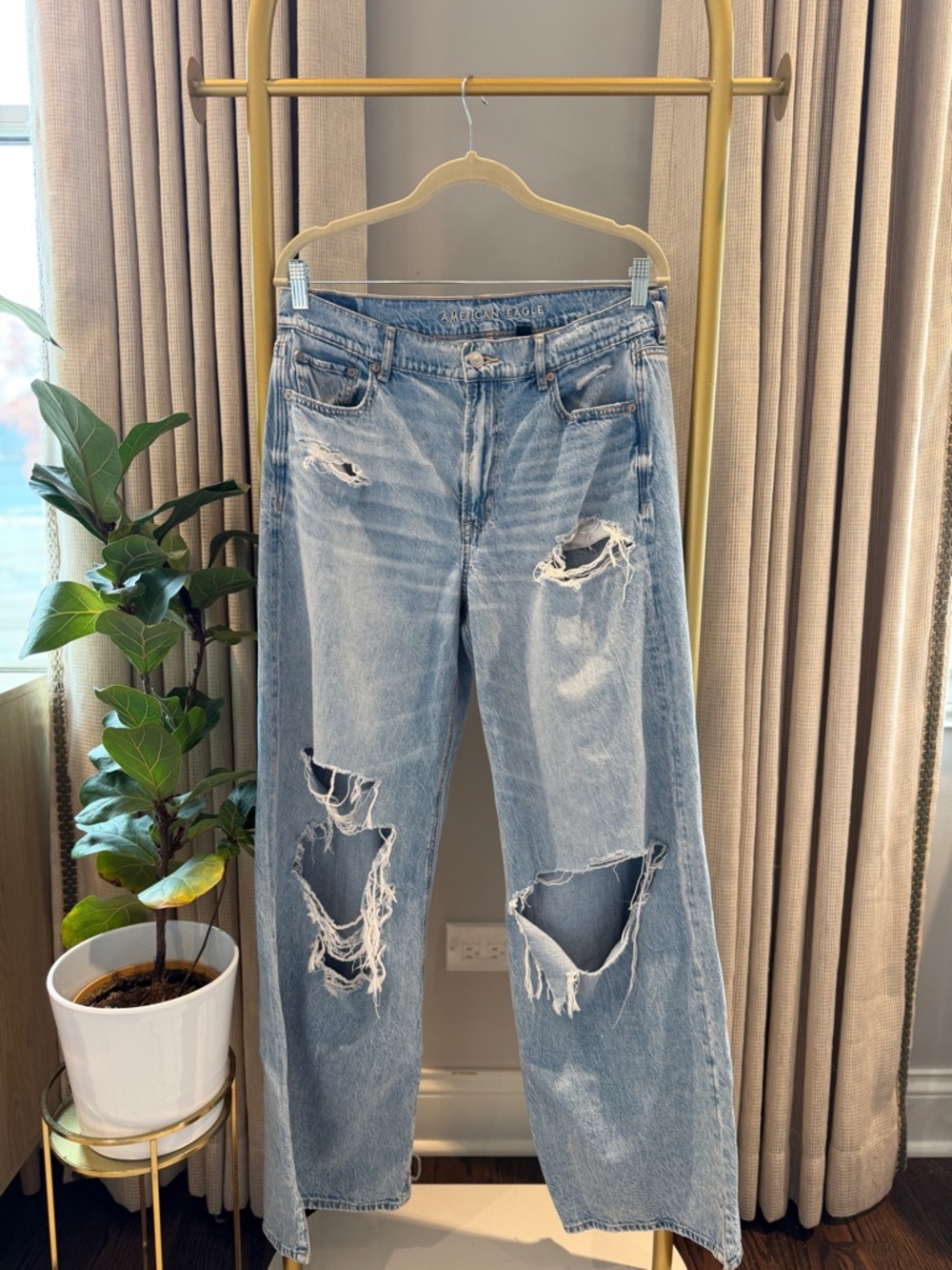 American Eagle Light Blue Distressed Super High Rise Baggy Wide-Leg Jeans